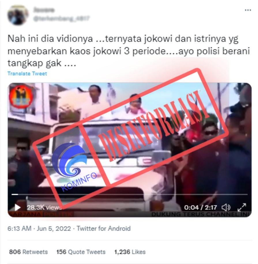 Video Jokowi dan Iriana Bagi-bagi Kaus 