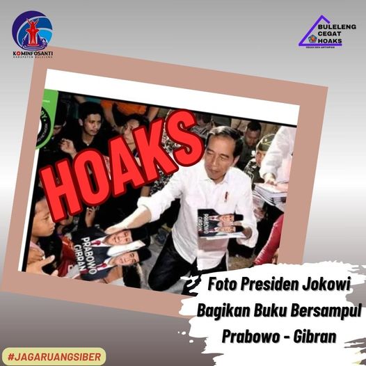 Foto Presiden Jokowi Bagikan Buku Bersampul Prabowo - Gibran