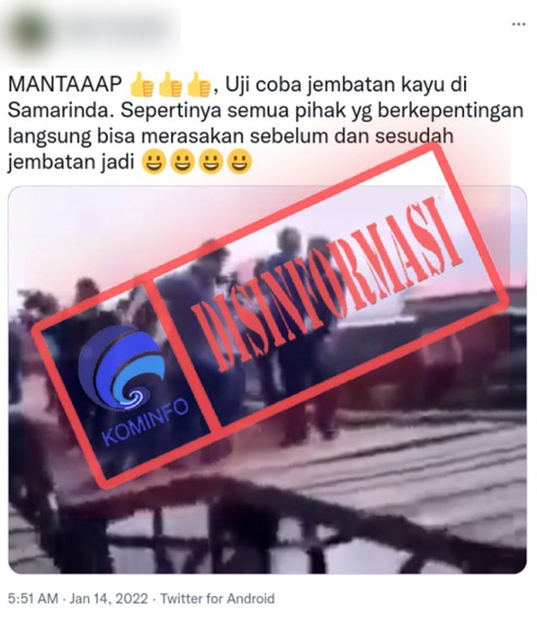 Video Jembatan Kayu Ambruk di Samarinda