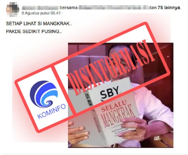 Foto Jokowi Membaca Buku “SBY SELALU MANGKRAK”