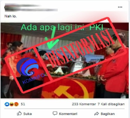 Megawati Potong Tumpeng di Atas Meja Berlogo PKI